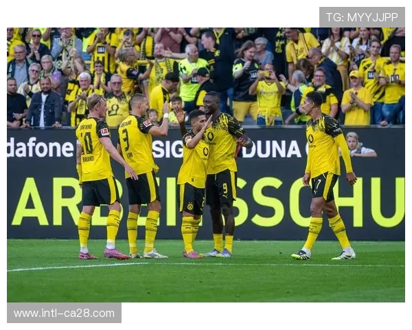 德甲多特蒙德迎战不莱梅,争冠关键战主场火力全开 德甲多特蒙德迎战不莱梅,争冠关键战主场火力全开