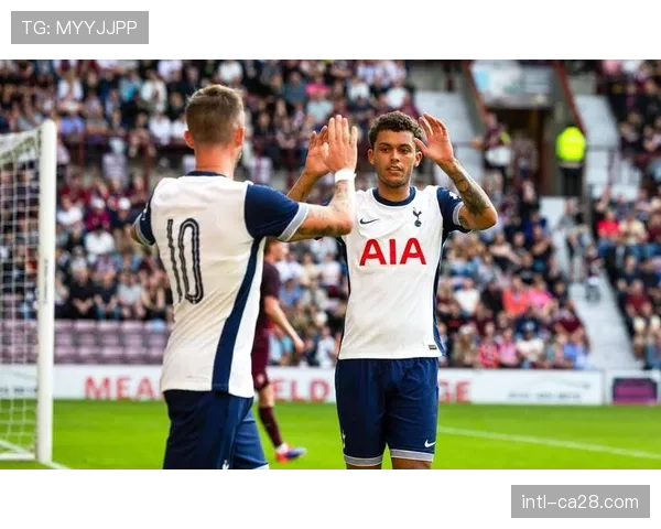 即时战报:热刺半场0-2落后维拉,约翰逊因伤被换下