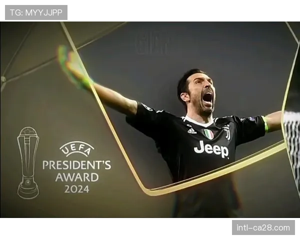 特写:传奇门将布冯现身科维尔恰诺基地,观摩意大利U21训练